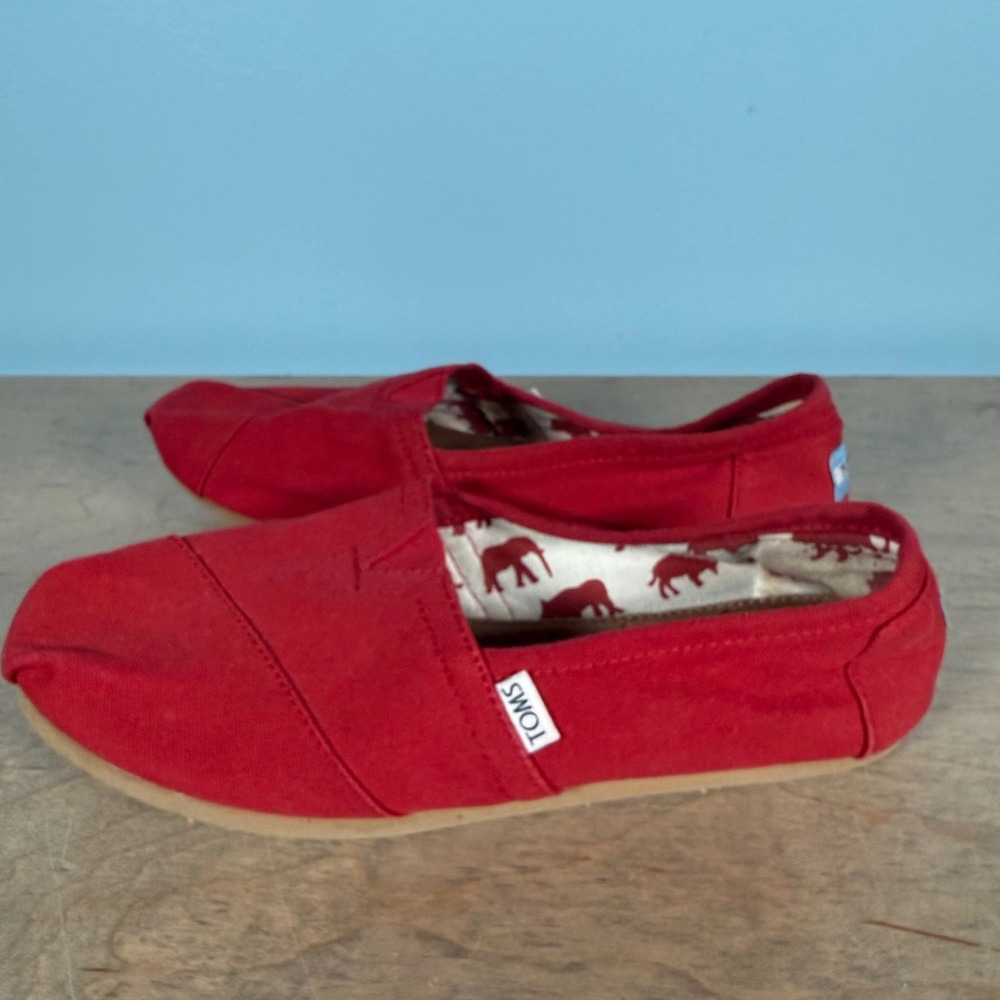 TOMS Alpargata‎ Slip On Shoes Womens 9.5 Red Canvas Elephant Print Lining Flats
